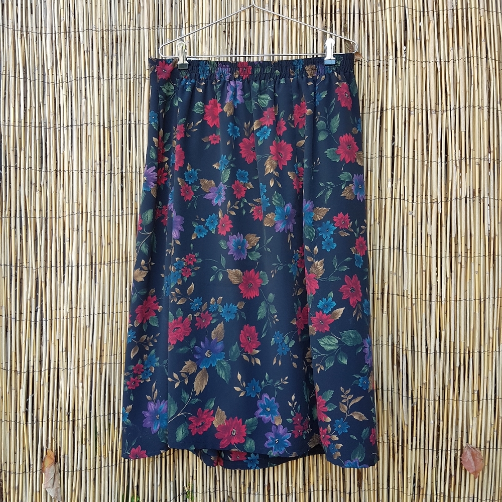 🌏 Vintage Midi Skirt - Size Large